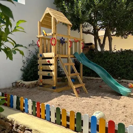 Castillitos En El Aire En Lo Alto Del Montgo-denia-piscina