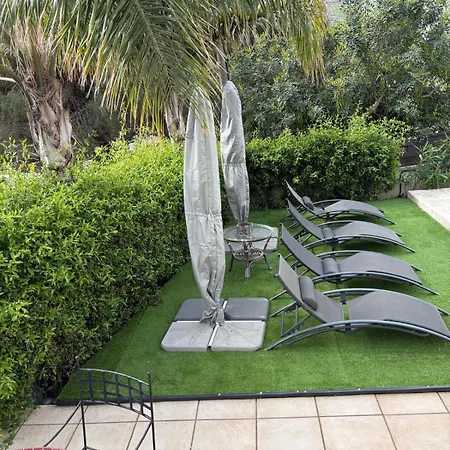 Castillitos En El Aire En Lo Alto Del Montgo-denia-piscina * Dénia