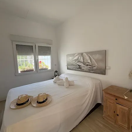 Castillitos En El Aire En Lo Alto Del Montgo-denia-piscina