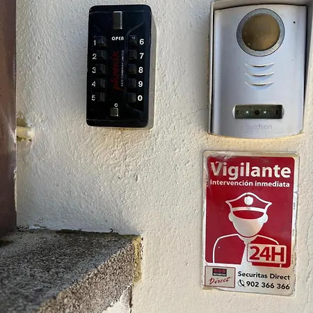 Castillitos En El Aire En Lo Alto Del Montgo-denia-piscina Dénia