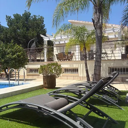 Castillitos En El Aire En Lo Alto Del Montgo-denia-piscina