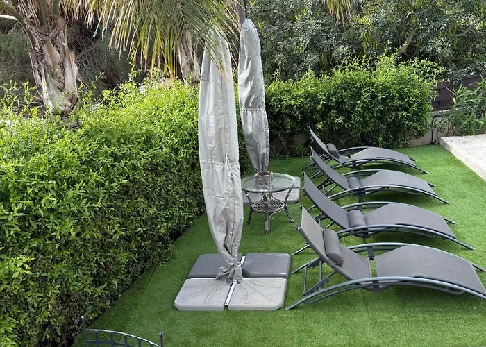 Castillitos En El Aire En Lo Alto Del Montgo-denia-piscina * Denia