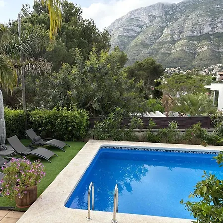 Castillitos En El Aire En Lo Alto Del Montgo-denia-piscina Villa