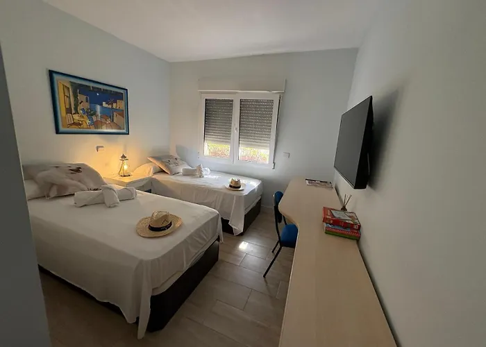 Castillitos En El Aire En Lo Alto Del Montgo-denia-piscina * Dénia